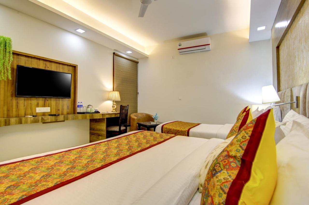 Hotel Park Tree Near Delhi Airport New Delhi Extérieur photo